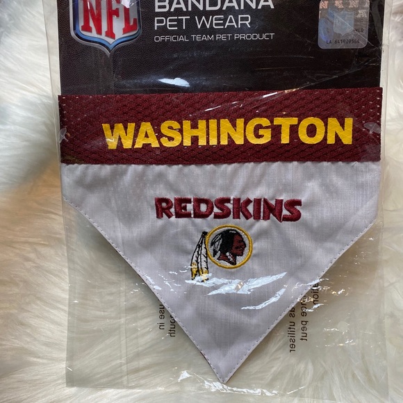 NWT NFL Washington Redskins Pet Bandana S/M - Picture 2 of 8
